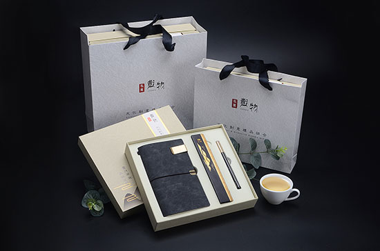 成都定制精裝禮盒制作費(fèi)會(huì)不會(huì)很貴呢？