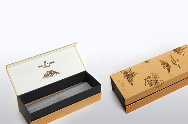  葡萄酒手提袋包裝設(shè)計(jì)中融合飛天藝術(shù)元素